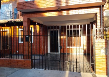 Bo AVENIDA! HERMOSA VIVIENDA.- LINDA ZONA A UNA CUADRA DEL DINO R-20.-