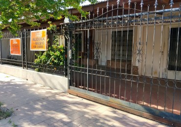 Los Platanos, hermosa propiedad, linda zona.- 