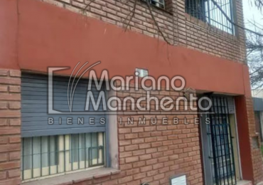 BARRIO SAN ROQUE, CASA A METROS DE RUTA 20 DE DOS PISOS.